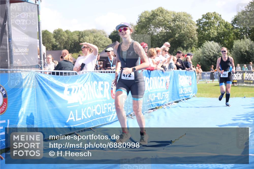25.08.2024 - Elbe Triathlon Hamburg H.Heesch http://msf.ph/oto/6880998 25.08.2024 11:55:45 Ziel 472, 791, 1610 meine-sportfotos.de