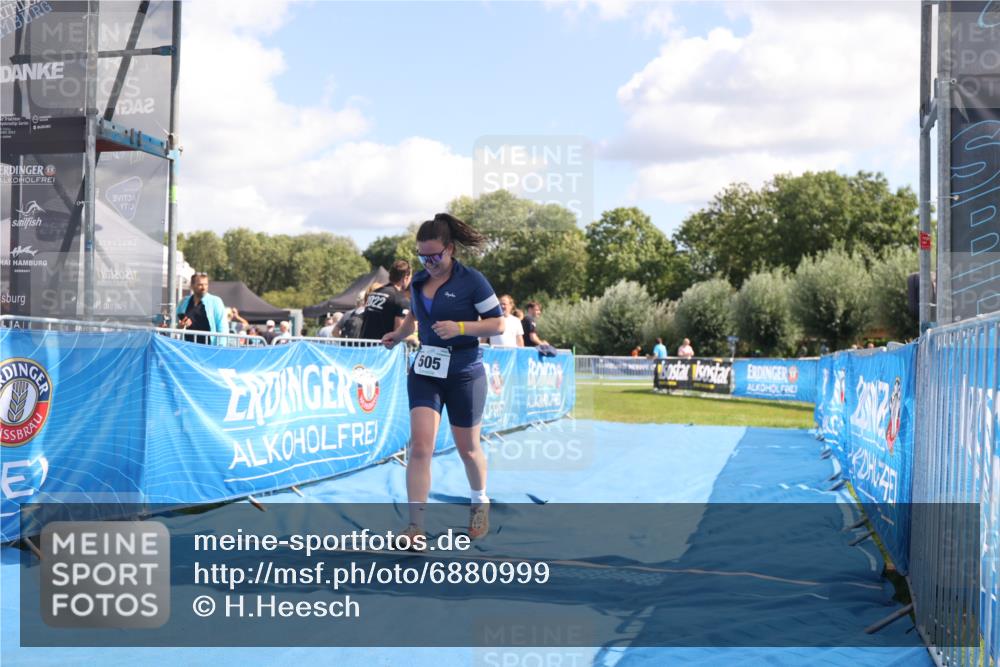 25.08.2024 - Elbe Triathlon Hamburg H.Heesch http://msf.ph/oto/6880999 25.08.2024 12:27:59 Ziel 505 meine-sportfotos.de