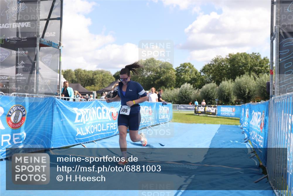 25.08.2024 - Elbe Triathlon Hamburg H.Heesch http://msf.ph/oto/6881003 25.08.2024 12:27:59 Ziel 505 meine-sportfotos.de