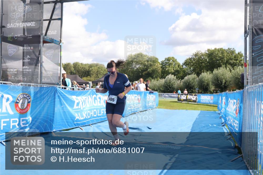 25.08.2024 - Elbe Triathlon Hamburg H.Heesch http://msf.ph/oto/6881007 25.08.2024 12:27:59 Ziel 505 meine-sportfotos.de