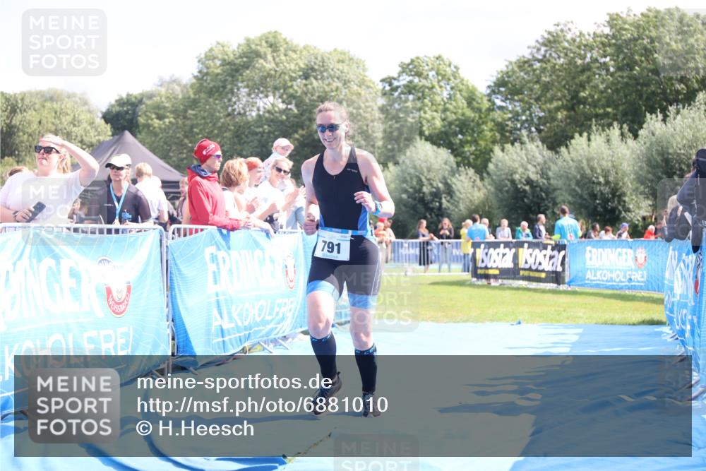 25.08.2024 - Elbe Triathlon Hamburg H.Heesch http://msf.ph/oto/6881010 25.08.2024 11:55:46 Ziel 472, 791, 1610 meine-sportfotos.de
