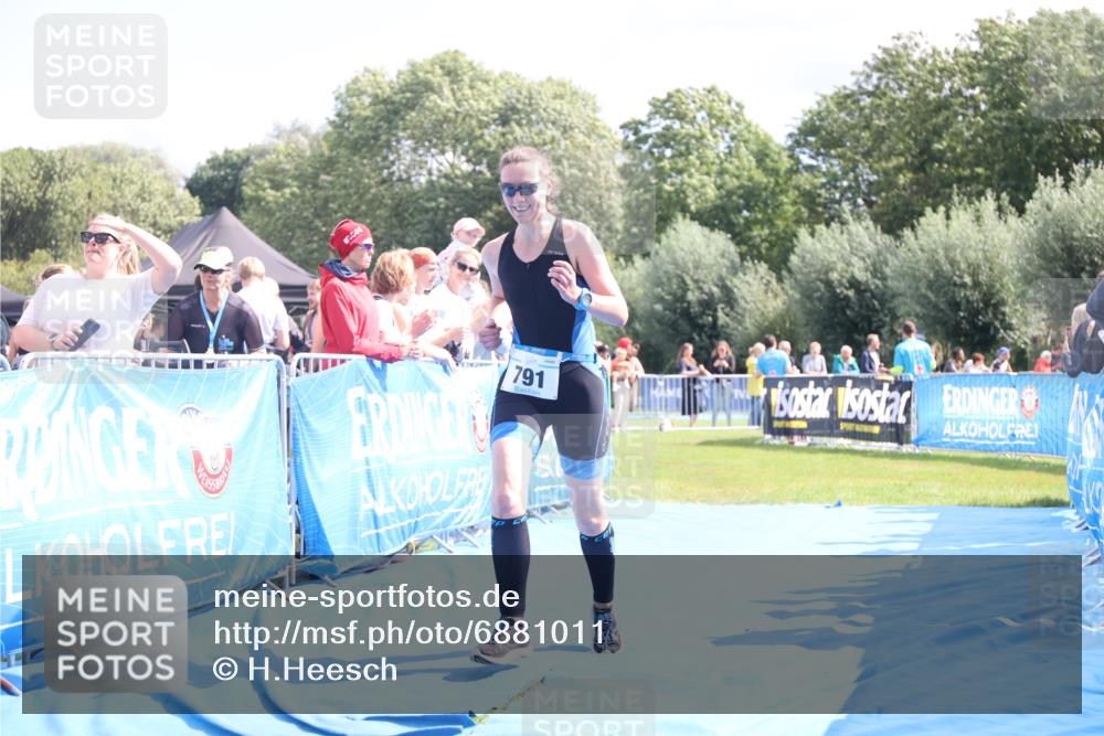 25.08.2024 - Elbe Triathlon Hamburg H.Heesch http://msf.ph/oto/6881011 25.08.2024 11:55:46 Ziel 472, 791, 1610 meine-sportfotos.de