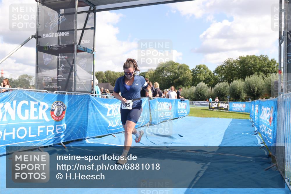 25.08.2024 - Elbe Triathlon Hamburg H.Heesch http://msf.ph/oto/6881018 25.08.2024 12:27:59 Ziel 505 meine-sportfotos.de