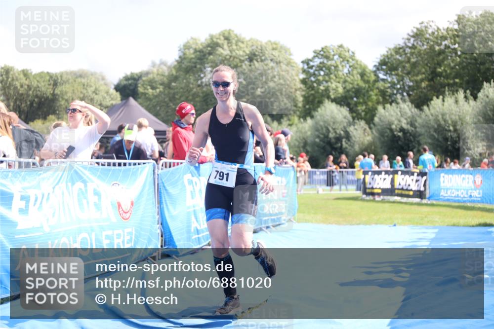 25.08.2024 - Elbe Triathlon Hamburg H.Heesch http://msf.ph/oto/6881020 25.08.2024 11:55:47 Ziel 472, 791 meine-sportfotos.de