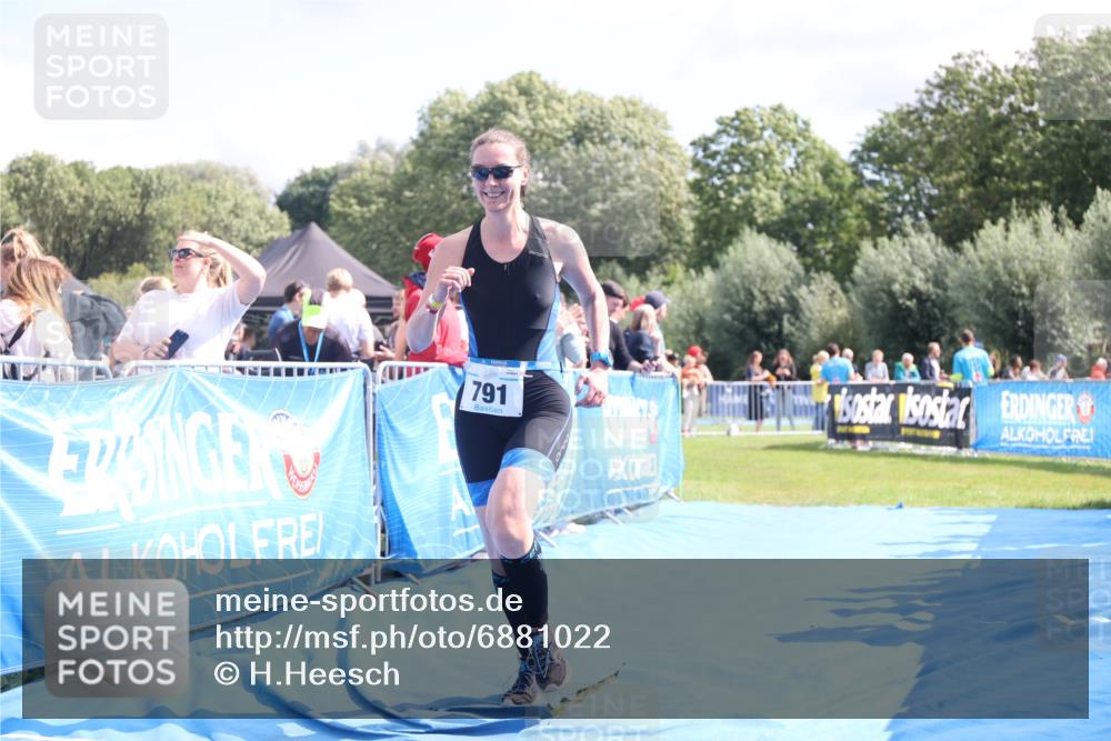 25.08.2024 - Elbe Triathlon Hamburg H.Heesch http://msf.ph/oto/6881022 25.08.2024 11:55:47 Ziel 472, 791 meine-sportfotos.de