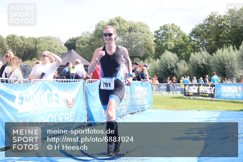 25.08.2024 - Elbe Triathlon Hamburg H.Heesch http://msf.ph/oto/6881024 25.08.2024 11:55:47 Ziel 472, 791 meine-sportfotos.de