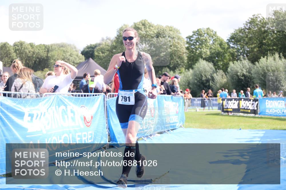 25.08.2024 - Elbe Triathlon Hamburg H.Heesch http://msf.ph/oto/6881026 25.08.2024 11:55:47 Ziel 472, 791 meine-sportfotos.de