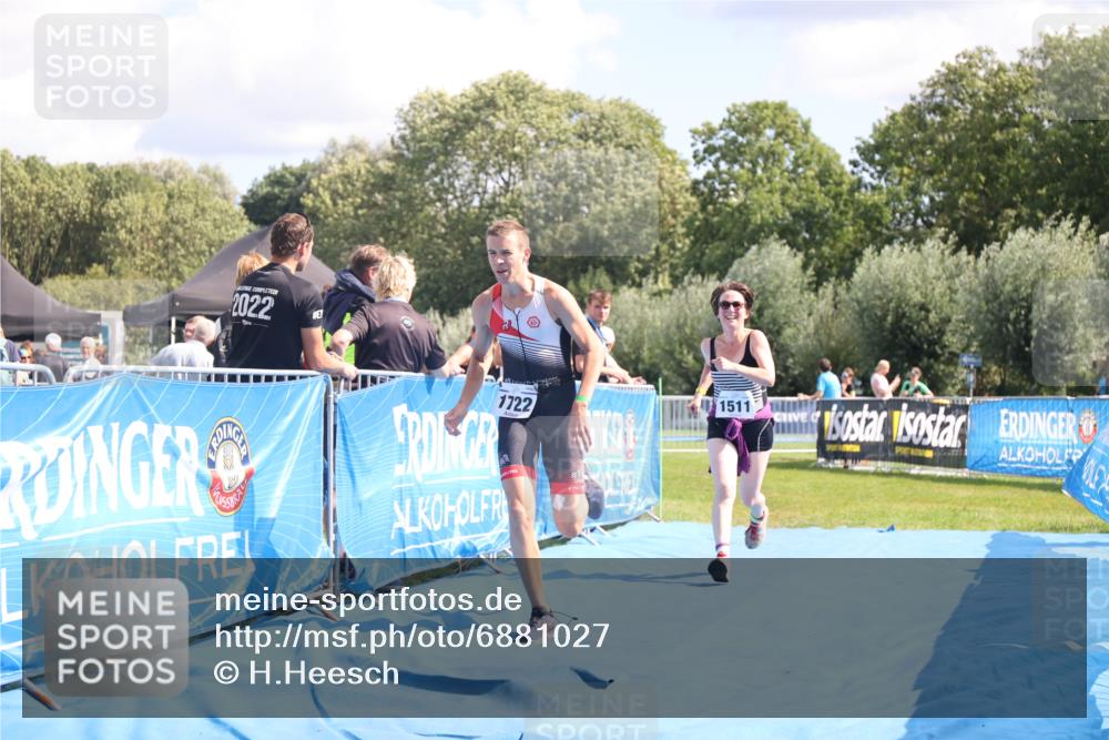 25.08.2024 - Elbe Triathlon Hamburg H.Heesch http://msf.ph/oto/6881027 25.08.2024 12:28:14 Ziel 1511, 1722, 1734 meine-sportfotos.de