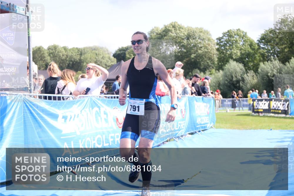 25.08.2024 - Elbe Triathlon Hamburg H.Heesch http://msf.ph/oto/6881034 25.08.2024 11:55:47 Ziel 472, 791 meine-sportfotos.de
