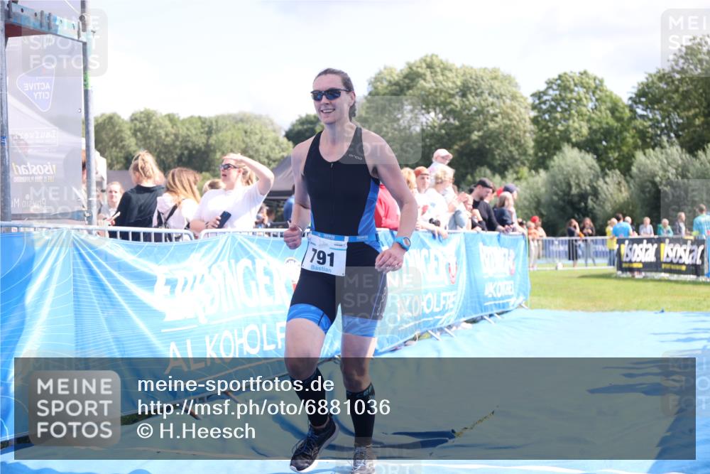 25.08.2024 - Elbe Triathlon Hamburg H.Heesch http://msf.ph/oto/6881036 25.08.2024 11:55:47 Ziel 472, 791 meine-sportfotos.de
