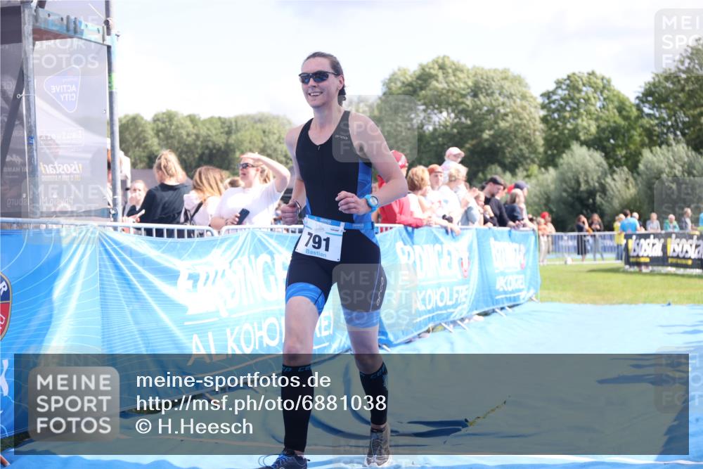 25.08.2024 - Elbe Triathlon Hamburg H.Heesch http://msf.ph/oto/6881038 25.08.2024 11:55:47 Ziel 472, 791 meine-sportfotos.de