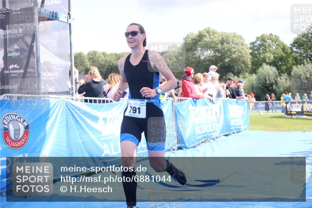 25.08.2024 - Elbe Triathlon Hamburg H.Heesch http://msf.ph/oto/6881044 25.08.2024 11:55:47 Ziel 472, 791 meine-sportfotos.de