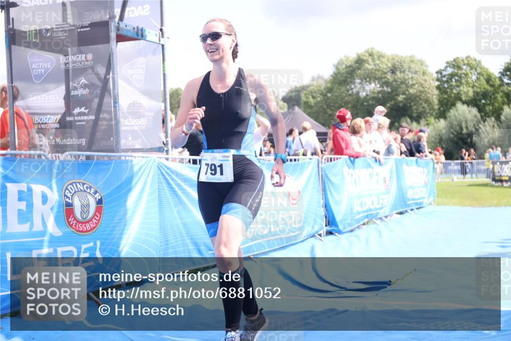25.08.2024 - Elbe Triathlon Hamburg H.Heesch http://msf.ph/oto/6881052 25.08.2024 11:55:47 Ziel 472, 791 meine-sportfotos.de