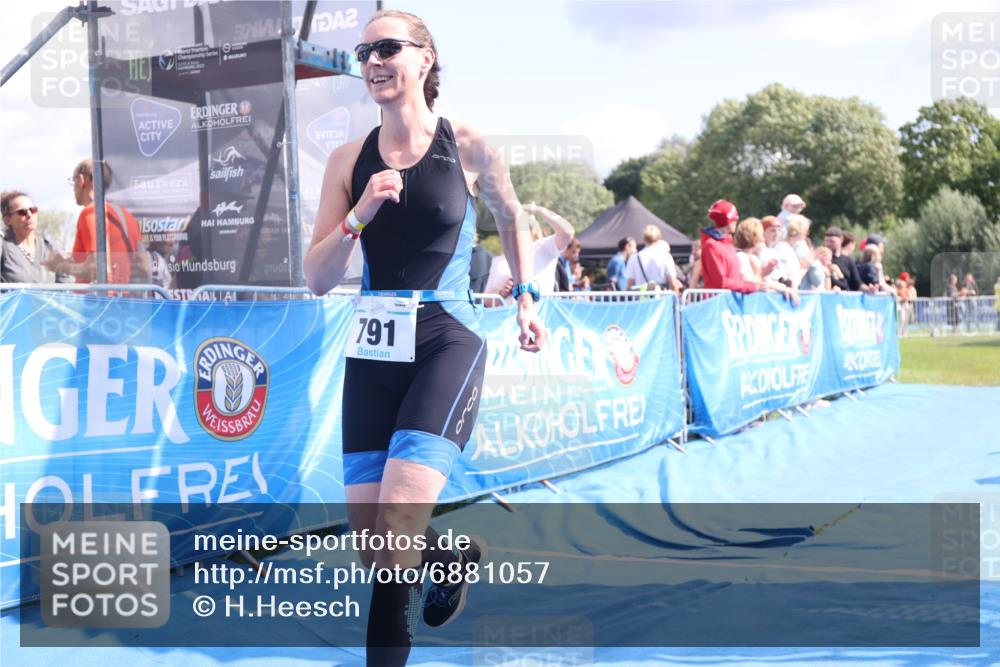 25.08.2024 - Elbe Triathlon Hamburg H.Heesch http://msf.ph/oto/6881057 25.08.2024 11:55:48 Ziel 472, 791 meine-sportfotos.de
