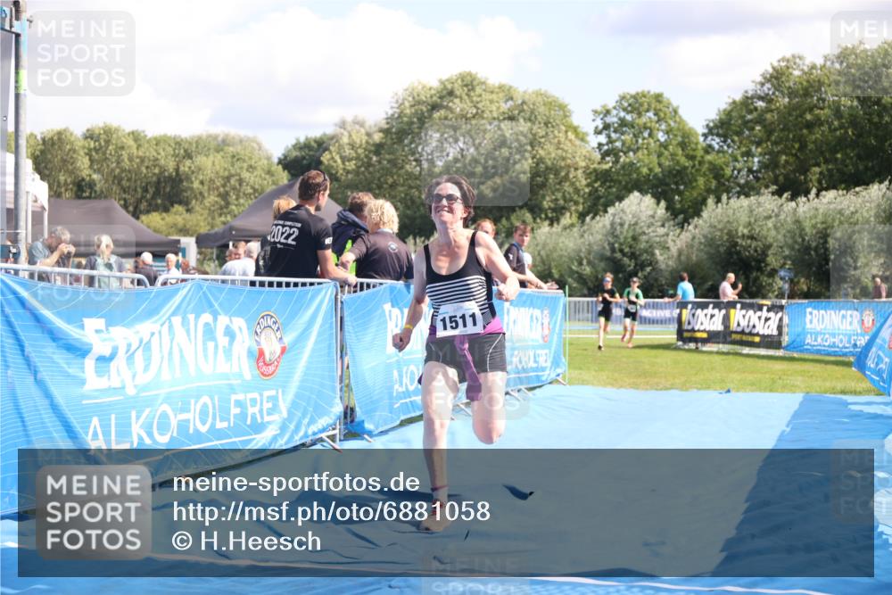 25.08.2024 - Elbe Triathlon Hamburg H.Heesch http://msf.ph/oto/6881058 25.08.2024 12:28:15 Ziel 1511, 1664, 1722, 1734 meine-sportfotos.de