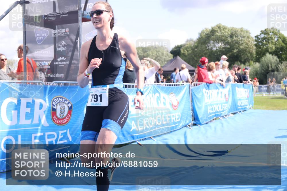 25.08.2024 - Elbe Triathlon Hamburg H.Heesch http://msf.ph/oto/6881059 25.08.2024 11:55:48 Ziel 472, 791 meine-sportfotos.de