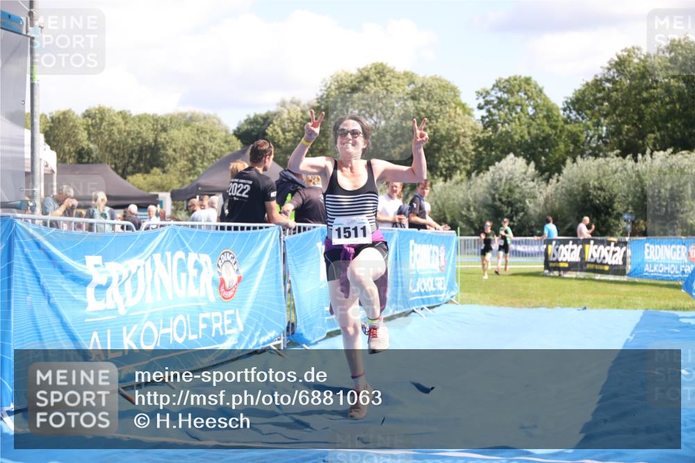 25.08.2024 - Elbe Triathlon Hamburg H.Heesch http://msf.ph/oto/6881063 25.08.2024 12:28:15 Ziel 1511, 1664, 1722, 1734 meine-sportfotos.de