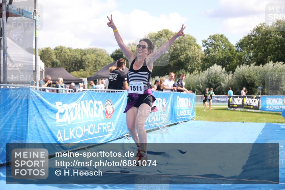 25.08.2024 - Elbe Triathlon Hamburg H.Heesch http://msf.ph/oto/6881074 25.08.2024 12:28:16 Ziel 1511, 1664, 1722, 1734 meine-sportfotos.de