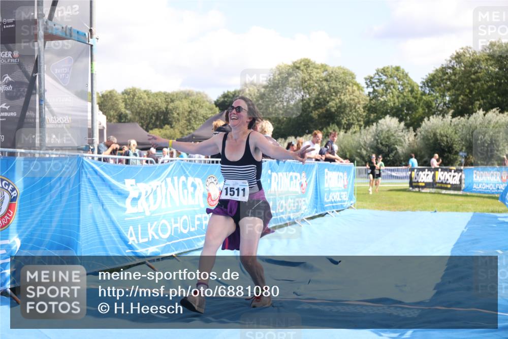 25.08.2024 - Elbe Triathlon Hamburg H.Heesch http://msf.ph/oto/6881080 25.08.2024 12:28:16 Ziel 1511, 1664, 1722, 1734 meine-sportfotos.de