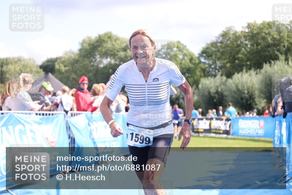 25.08.2024 - Elbe Triathlon Hamburg H.Heesch http://msf.ph/oto/6881087 25.08.2024 11:56:00 Ziel 525, 690, 777, 1599 meine-sportfotos.de