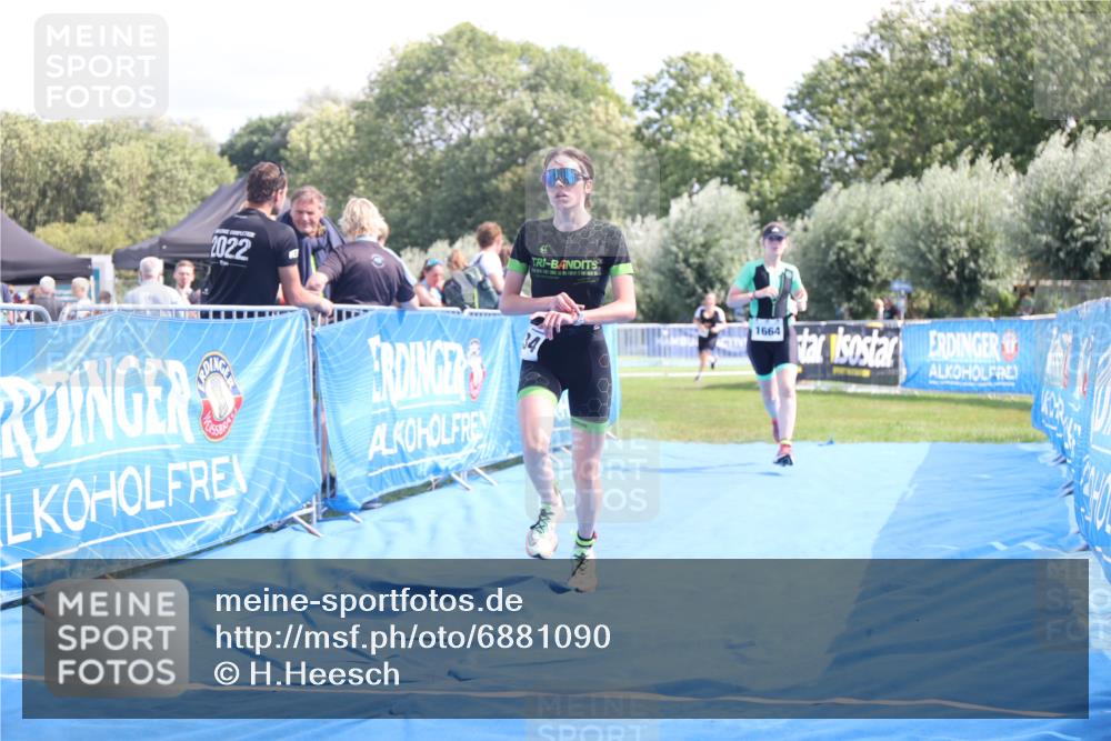 25.08.2024 - Elbe Triathlon Hamburg H.Heesch http://msf.ph/oto/6881090 25.08.2024 12:28:21 Ziel 1511, 1661, 1664, 1722, 1734 meine-sportfotos.de