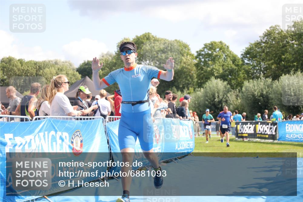 25.08.2024 - Elbe Triathlon Hamburg H.Heesch http://msf.ph/oto/6881093 25.08.2024 11:56:01 Ziel 525, 690, 777, 1599 meine-sportfotos.de
