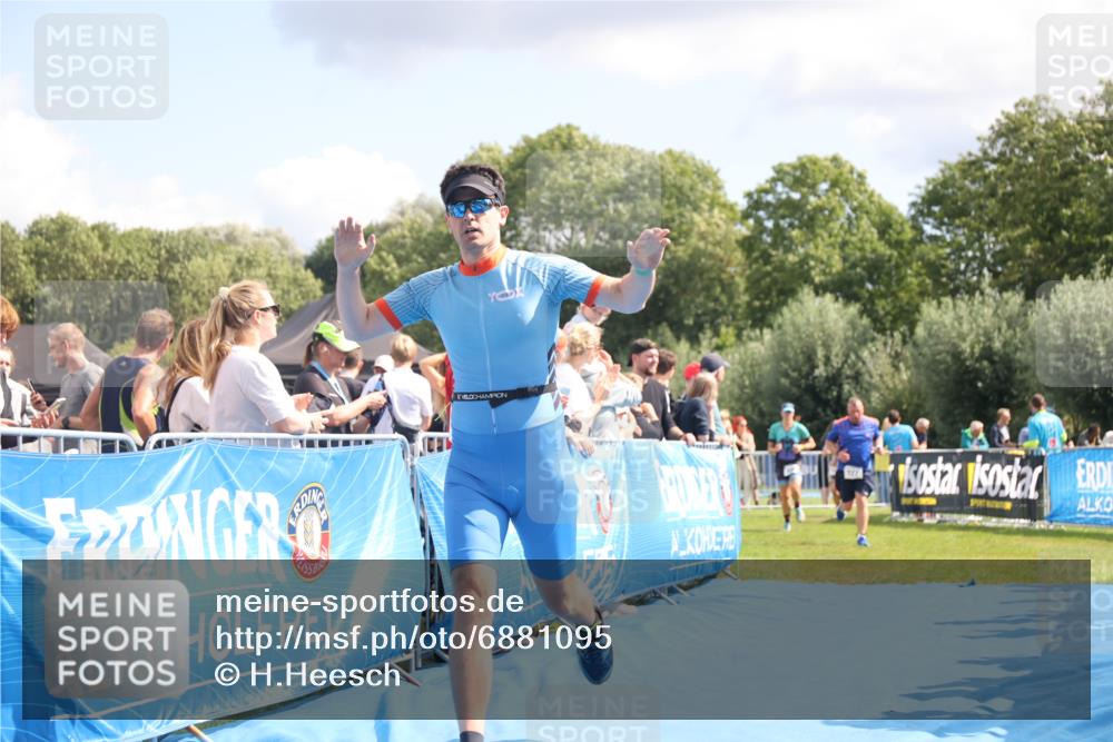 25.08.2024 - Elbe Triathlon Hamburg H.Heesch http://msf.ph/oto/6881095 25.08.2024 11:56:01 Ziel 525, 690, 777, 1599 meine-sportfotos.de