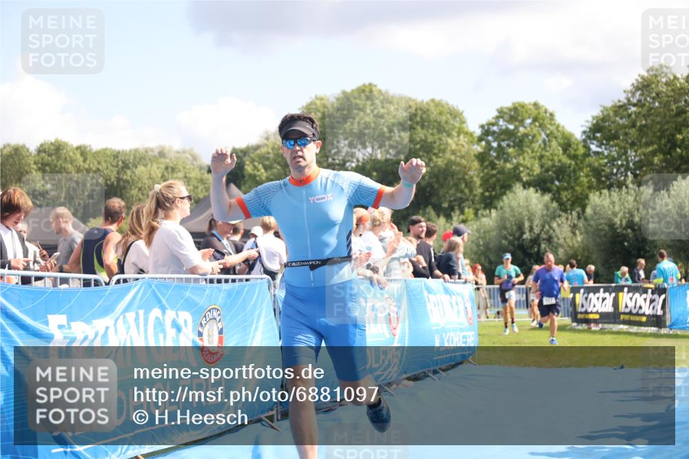 25.08.2024 - Elbe Triathlon Hamburg H.Heesch http://msf.ph/oto/6881097 25.08.2024 11:56:01 Ziel 525, 690, 777, 1599 meine-sportfotos.de