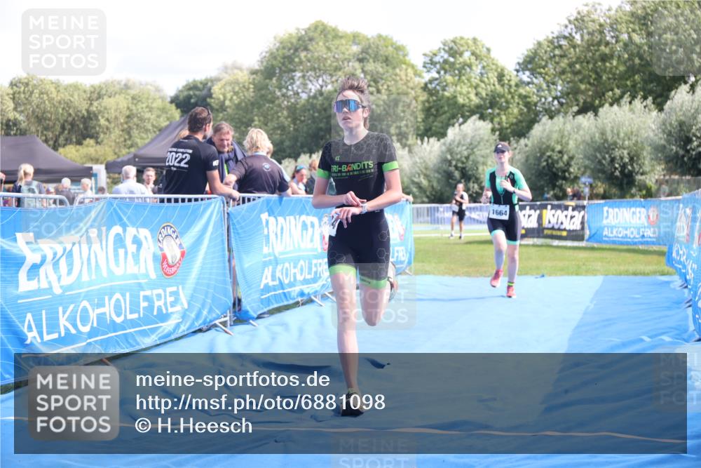 25.08.2024 - Elbe Triathlon Hamburg H.Heesch http://msf.ph/oto/6881098 25.08.2024 12:28:21 Ziel 1511, 1661, 1664, 1722, 1734 meine-sportfotos.de