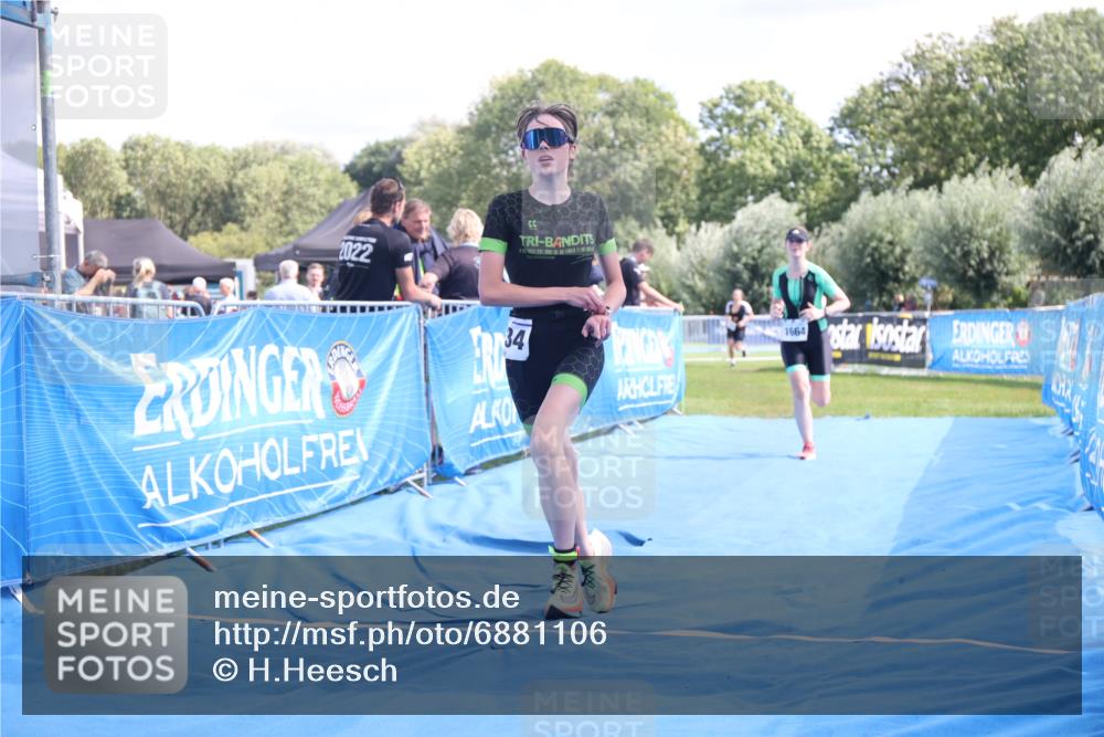 25.08.2024 - Elbe Triathlon Hamburg H.Heesch http://msf.ph/oto/6881106 25.08.2024 12:28:21 Ziel 1511, 1661, 1664, 1722, 1734 meine-sportfotos.de