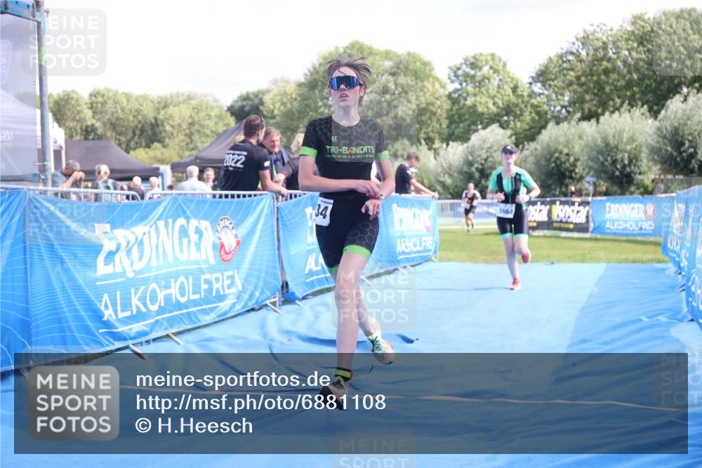 25.08.2024 - Elbe Triathlon Hamburg H.Heesch http://msf.ph/oto/6881108 25.08.2024 12:28:21 Ziel 1511, 1661, 1664, 1722, 1734 meine-sportfotos.de