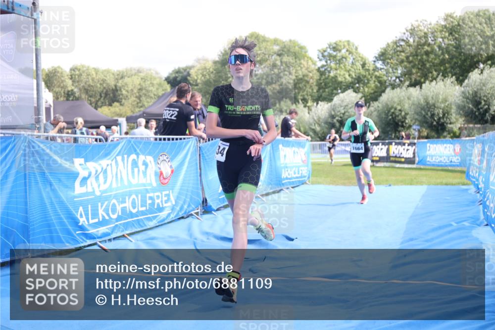 25.08.2024 - Elbe Triathlon Hamburg H.Heesch http://msf.ph/oto/6881109 25.08.2024 12:28:21 Ziel 1511, 1661, 1664, 1722, 1734 meine-sportfotos.de