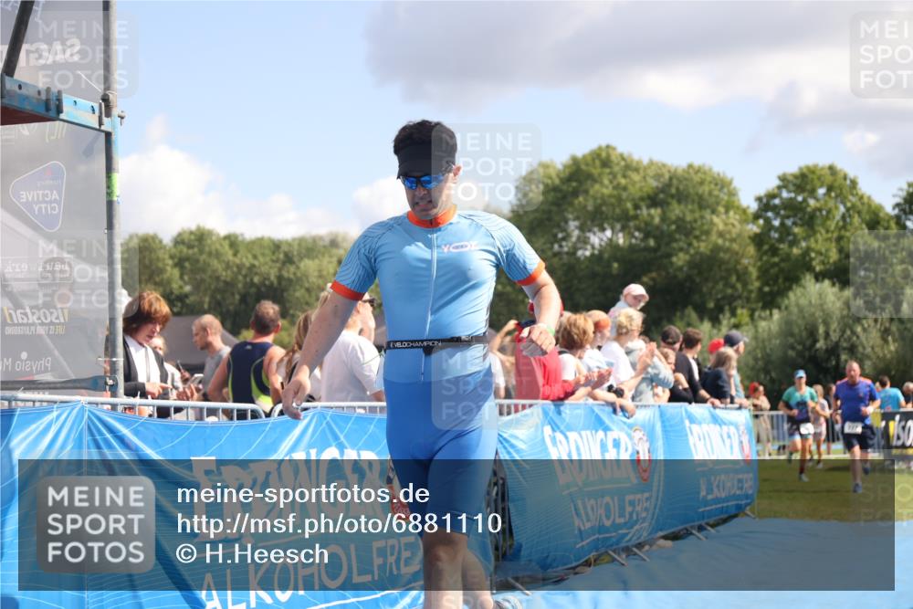 25.08.2024 - Elbe Triathlon Hamburg H.Heesch http://msf.ph/oto/6881110 25.08.2024 11:56:01 Ziel 525, 690, 777, 1599 meine-sportfotos.de