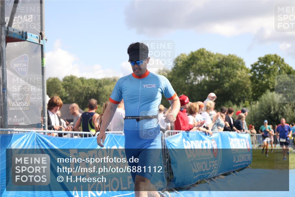 25.08.2024 - Elbe Triathlon Hamburg H.Heesch http://msf.ph/oto/6881112 25.08.2024 11:56:01 Ziel 525, 690, 777, 1599 meine-sportfotos.de
