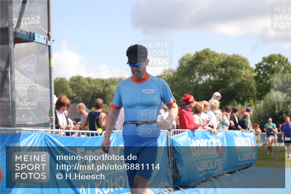 25.08.2024 - Elbe Triathlon Hamburg H.Heesch http://msf.ph/oto/6881114 25.08.2024 11:56:01 Ziel 525, 690, 777, 1599 meine-sportfotos.de