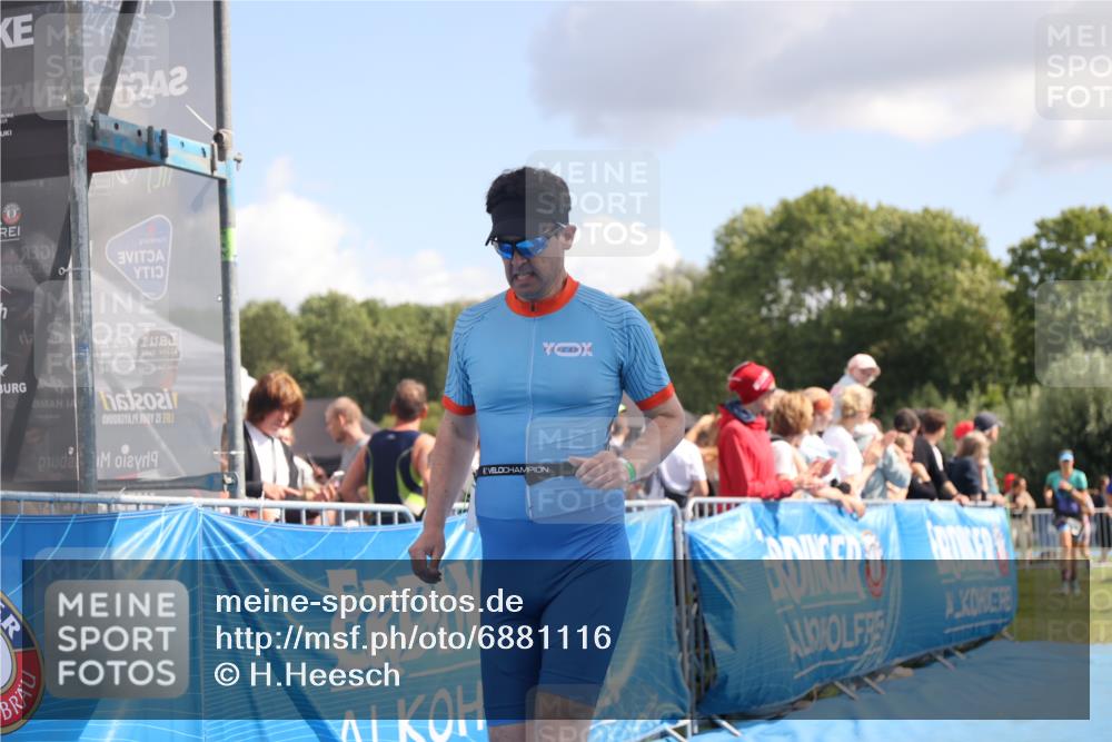 25.08.2024 - Elbe Triathlon Hamburg H.Heesch http://msf.ph/oto/6881116 25.08.2024 11:56:01 Ziel 525, 690, 777, 1599 meine-sportfotos.de