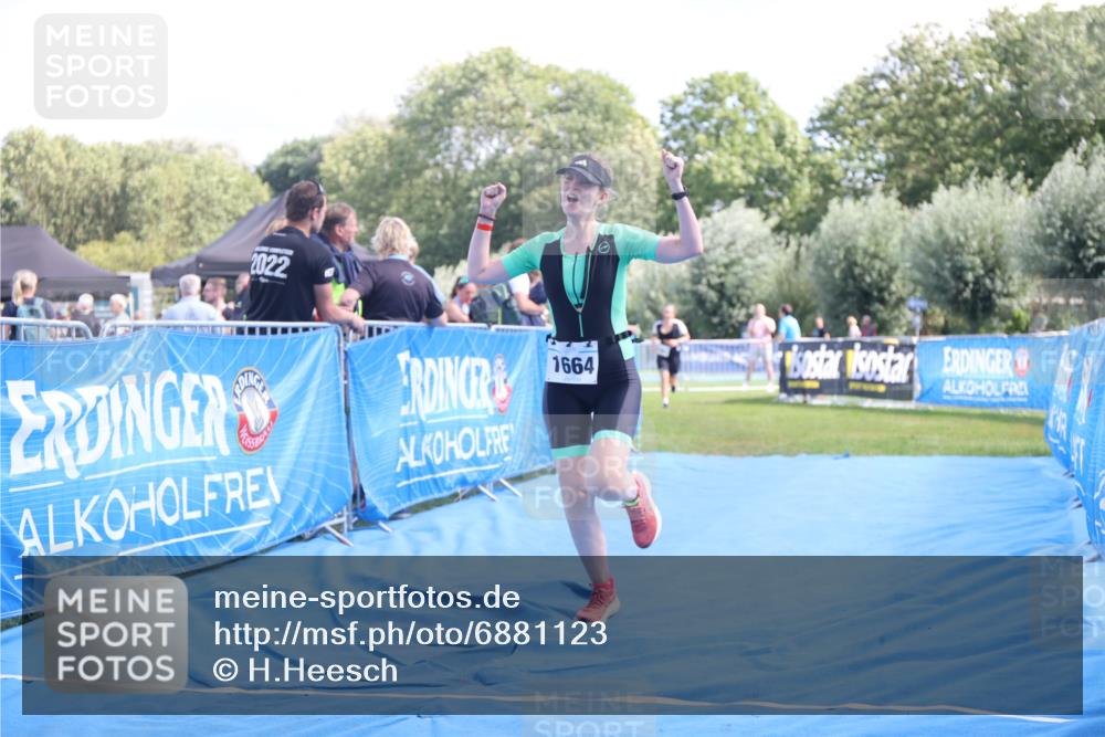 25.08.2024 - Elbe Triathlon Hamburg H.Heesch http://msf.ph/oto/6881123 25.08.2024 12:28:23 Ziel 1511, 1661, 1664, 1734 meine-sportfotos.de