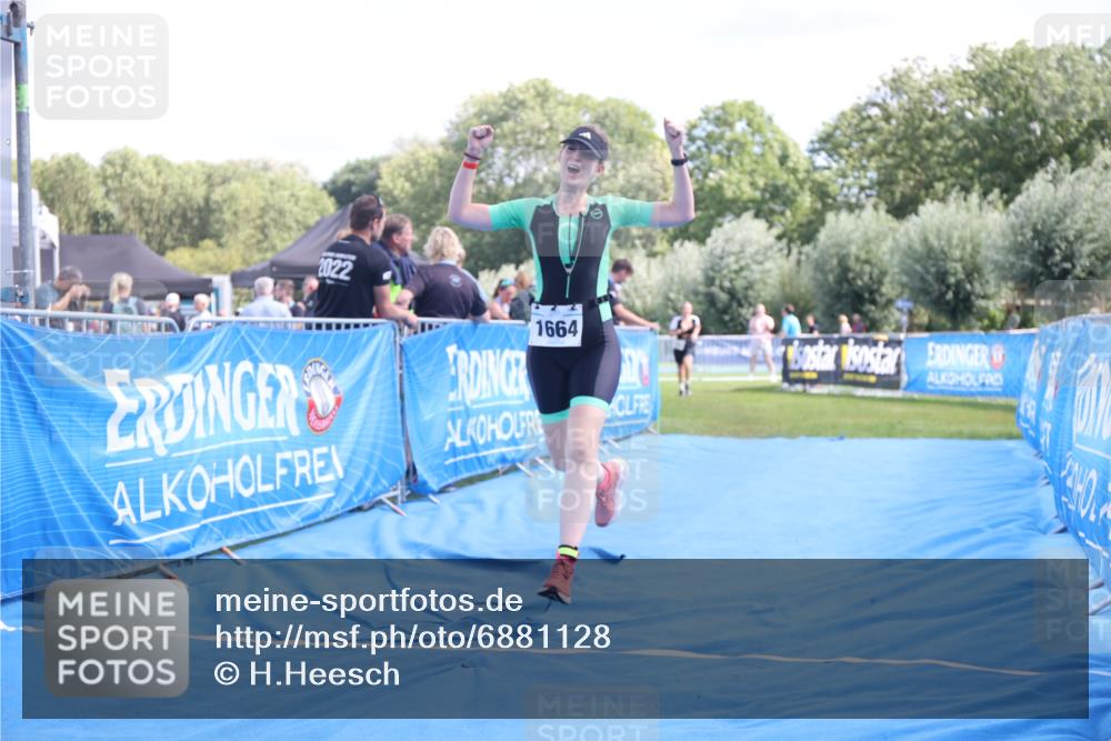 25.08.2024 - Elbe Triathlon Hamburg H.Heesch http://msf.ph/oto/6881128 25.08.2024 12:28:23 Ziel 1511, 1661, 1664, 1734 meine-sportfotos.de