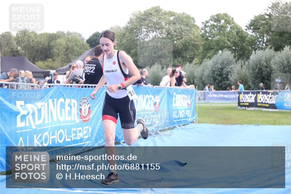 25.08.2024 - Elbe Triathlon Hamburg H.Heesch http://msf.ph/oto/6881155 25.08.2024 12:28:43 Ziel 1648 meine-sportfotos.de