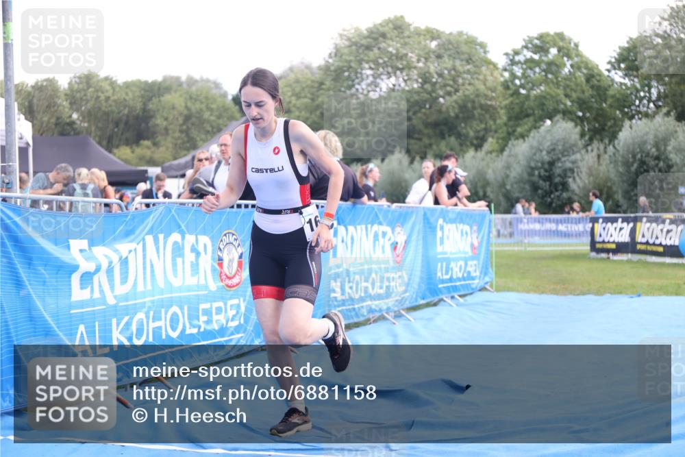 25.08.2024 - Elbe Triathlon Hamburg H.Heesch http://msf.ph/oto/6881158 25.08.2024 12:28:43 Ziel 1648 meine-sportfotos.de