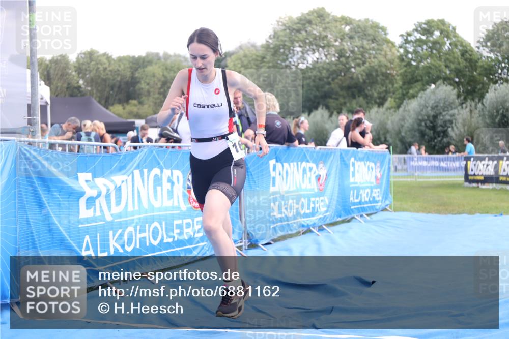 25.08.2024 - Elbe Triathlon Hamburg H.Heesch http://msf.ph/oto/6881162 25.08.2024 12:28:43 Ziel 1648 meine-sportfotos.de