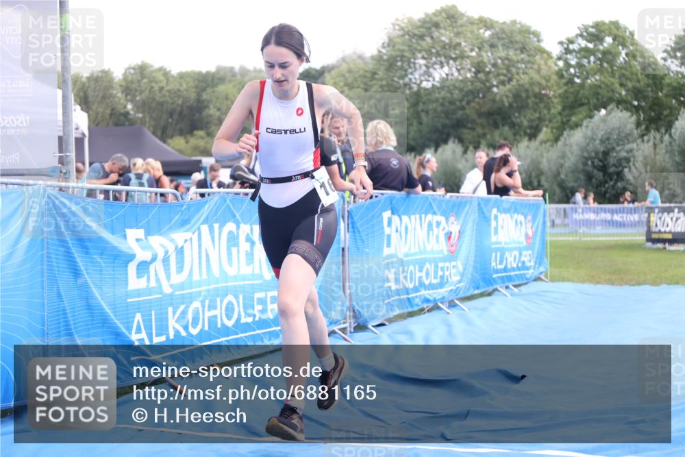25.08.2024 - Elbe Triathlon Hamburg H.Heesch http://msf.ph/oto/6881165 25.08.2024 12:28:43 Ziel 1648 meine-sportfotos.de
