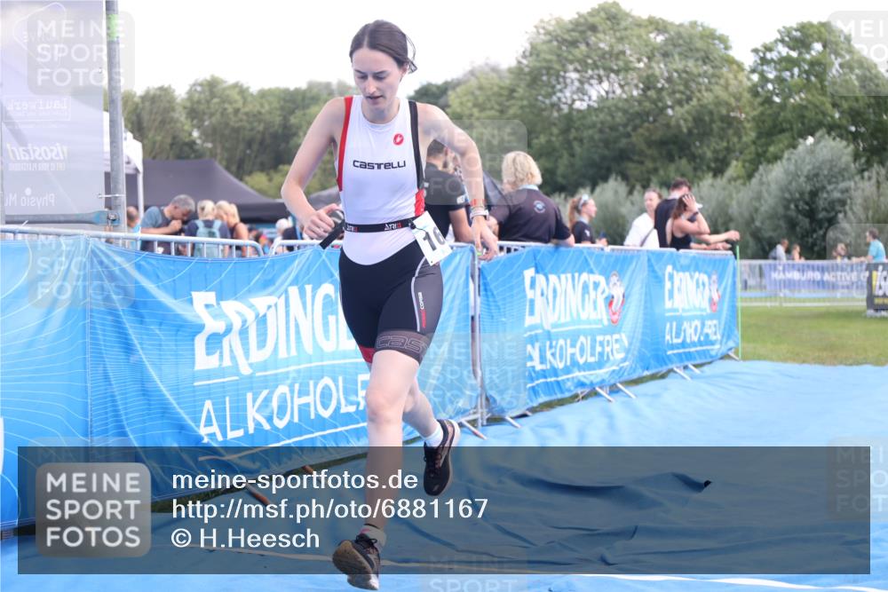 25.08.2024 - Elbe Triathlon Hamburg H.Heesch http://msf.ph/oto/6881167 25.08.2024 12:28:43 Ziel 1648 meine-sportfotos.de