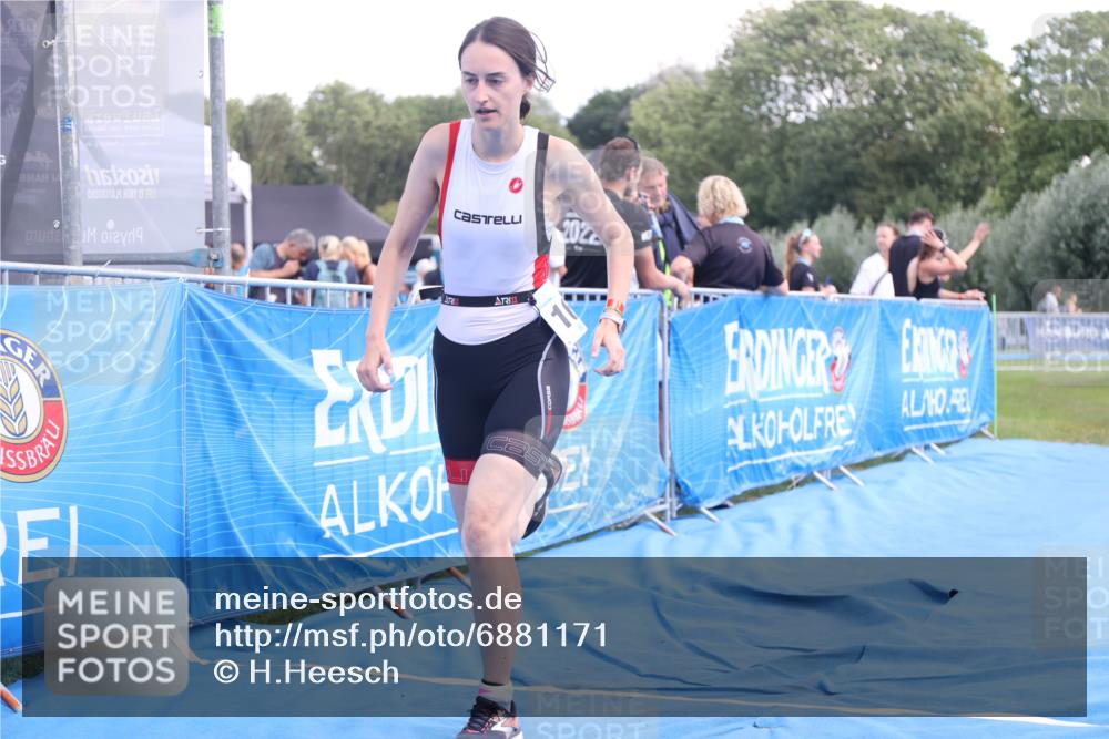 25.08.2024 - Elbe Triathlon Hamburg H.Heesch http://msf.ph/oto/6881171 25.08.2024 12:28:44 Ziel 1648 meine-sportfotos.de