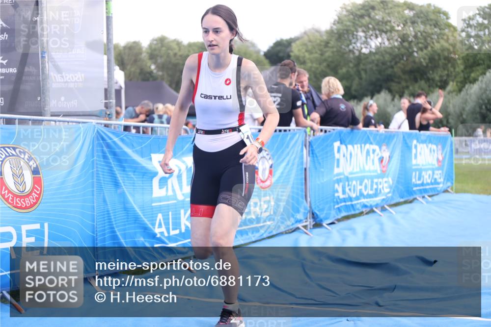 25.08.2024 - Elbe Triathlon Hamburg H.Heesch http://msf.ph/oto/6881173 25.08.2024 12:28:44 Ziel 1648 meine-sportfotos.de