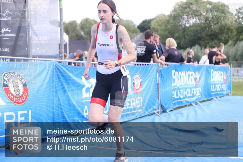 25.08.2024 - Elbe Triathlon Hamburg H.Heesch http://msf.ph/oto/6881174 25.08.2024 12:28:44 Ziel 1648 meine-sportfotos.de