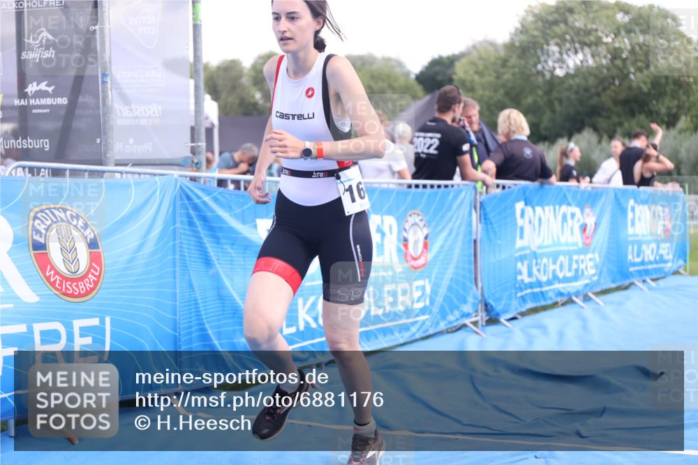 25.08.2024 - Elbe Triathlon Hamburg H.Heesch http://msf.ph/oto/6881176 25.08.2024 12:28:44 Ziel 1648 meine-sportfotos.de