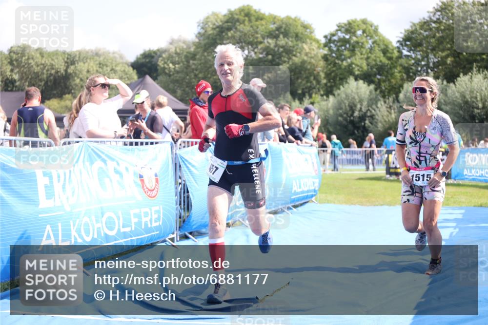25.08.2024 - Elbe Triathlon Hamburg H.Heesch http://msf.ph/oto/6881177 25.08.2024 11:56:12 Ziel 457, 525, 777, 1515 meine-sportfotos.de