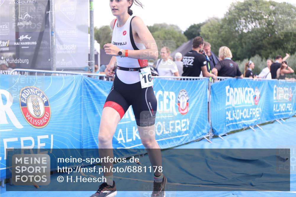 25.08.2024 - Elbe Triathlon Hamburg H.Heesch http://msf.ph/oto/6881178 25.08.2024 12:28:44 Ziel 1648 meine-sportfotos.de