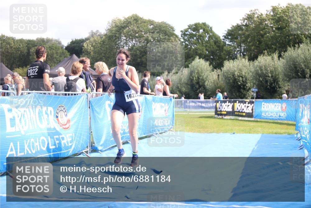 25.08.2024 - Elbe Triathlon Hamburg H.Heesch http://msf.ph/oto/6881184 25.08.2024 12:29:15 Ziel 1622 meine-sportfotos.de